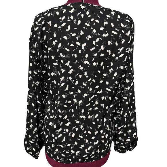 LUSH Geometric V-Neck Button Down Loose Fit Blouse Long Sleeve Top Black Medium - Picture 8 of 13